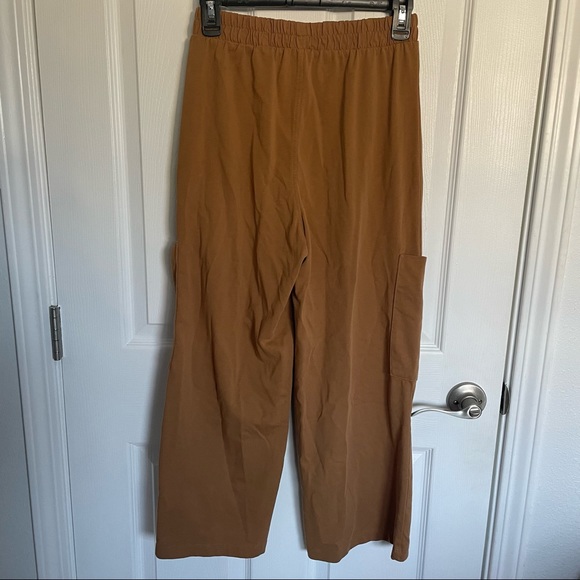 Zara Flowy Pocket Cargo Cropped Wide Leg Pants - Picture 2 of 3